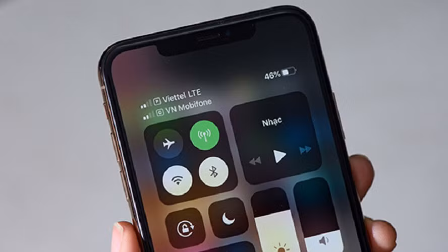 Điện thoại bị treo app hoặc mất sóng Wi-Fi, restart thường sẽ khắc phục được.