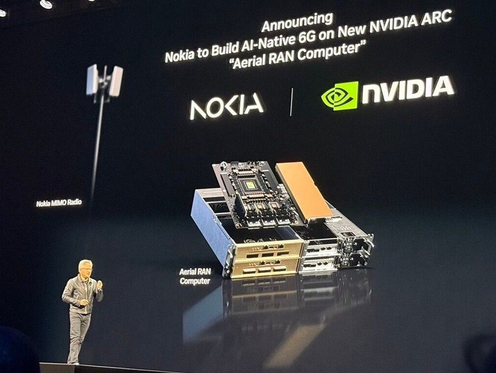 Huang cho biết công ty sẽ hợp tác với T-Mobile và Nokia để xây dựng tháp 6G “AI-native”, sử dụng chip và phần mềm Aerial RAN thế hệ mới.