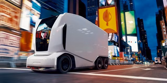 Chiếc xe đặc biệt này không có cabin, nặng tới 37.000 kg và chạy hoàn toàn bằng điện.