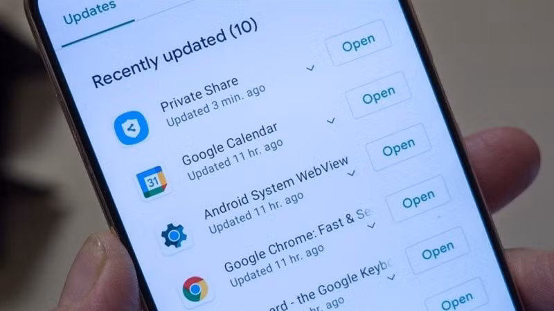 Mã độc này có thể hoạt động ở chế độ “phantom”, sử dụng trình duyệt WebView ẩn để tự động tải trang và tương tác với quảng cáo.