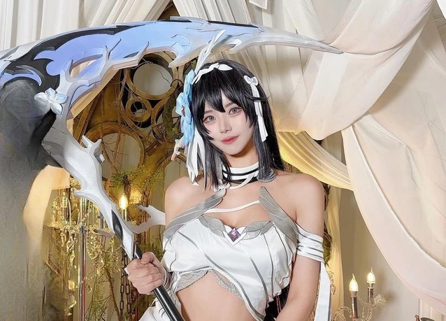 Từ kỷ niệm với Faker, Nari ngày càng chứng minh giá trị bản thân và trở thành tâm điểm cộng đồng cosplay.