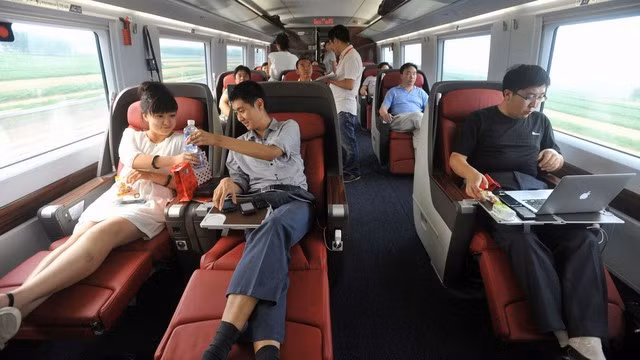 Đây là tuyến đường sắt cao tốc dài nhất thế giới được xây dựng trong một giai đoạn duy nhất, một kỳ tích về tốc độ và tổ chức thi công.(Ảnh:Railway Technology)