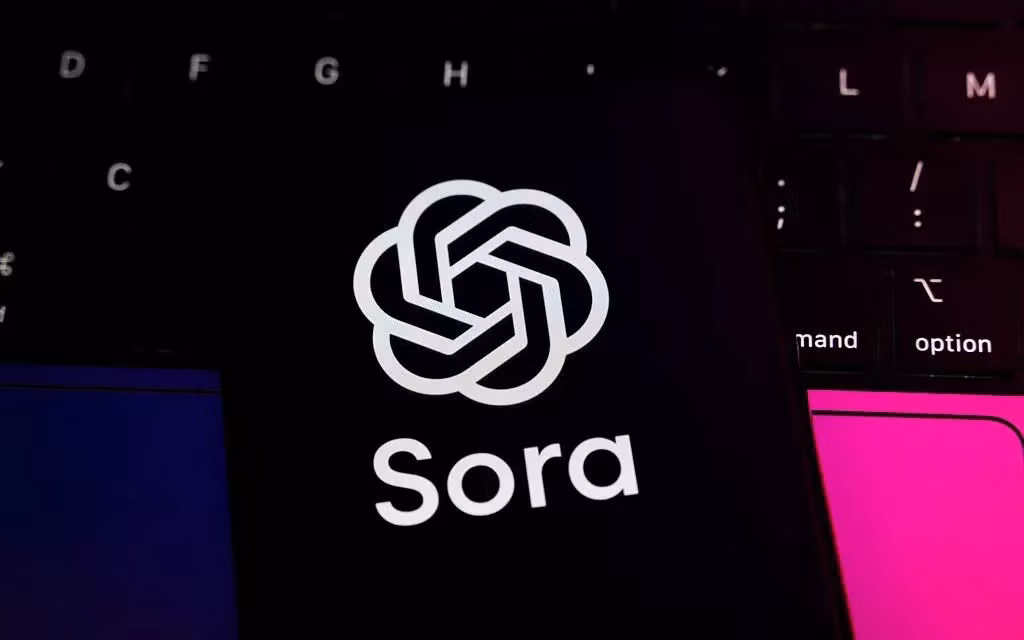 Chỉ sau chưa đầy một tuần ra mắt, ứng dụng tạo video Sora đã leo lên vị trí số 1 App Store Mỹ với hơn 627.000 lượt tải, vượt ChatGPT trong cùng giai đoạn.