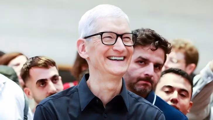 Tim Cook vừa lên tiếng bác bỏ tin đồn rời ghế CEO của Apple trong năm 2026.