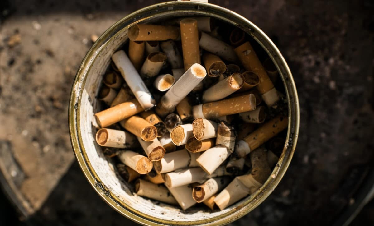 Nhóm nghiên cứu Đại học Hà Nam đã tận dụng cellulose acetate trong đầu lọc thuốc để chế tạo điện cực cho siêu tụ điện hiệu suất cao.