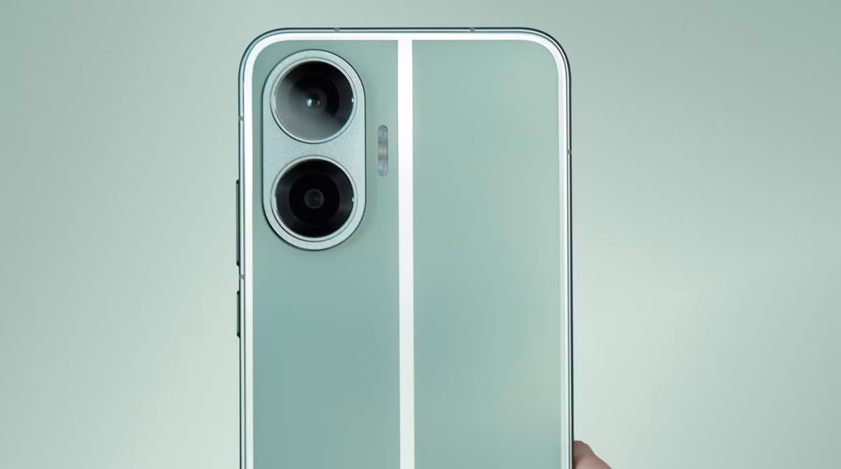 Redmi Turbo 5 vừa rò rỉ với thiết kế bo cong tinh tế và khung kim loại sang trọng thường thấy ở dòng cao cấp.