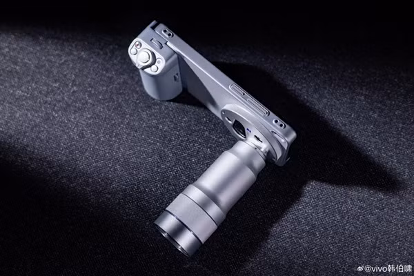 Công nghệ chống rung OIS gimbal và lấy nét theo chuyển động tăng độ ổn định.