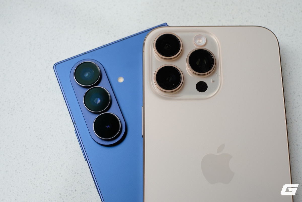 Lựa chọn giữa hai máy phụ thuộc vào thói quen dùng: tối ưu truyền thống hay trải nghiệm mới mẻ.(Ảnh: Genk)