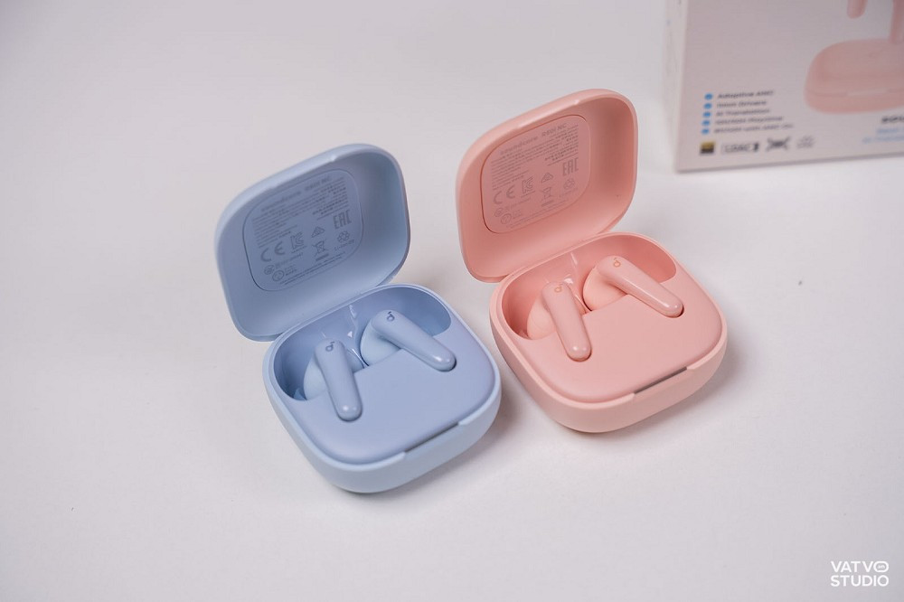 R60i NC có pin 50 giờ, sạc nhanh 10 phút cho 3,5 giờ sử dụng liên tục. (Ảnh: vatvostudio)