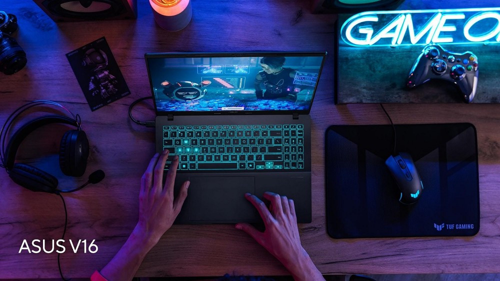 Thiết kế gọn nhẹ 1,95kg cùng pin 63Wh khiến máy vừa linh hoạt khi mang đến lớp vừa đủ “chiến” game mỗi tối.