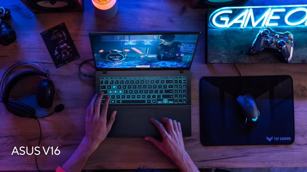 Thiết kế gọn nhẹ 1,95kg cùng pin 63Wh khiến máy vừa linh hoạt khi mang đến lớp vừa đủ “chiến” game mỗi tối.