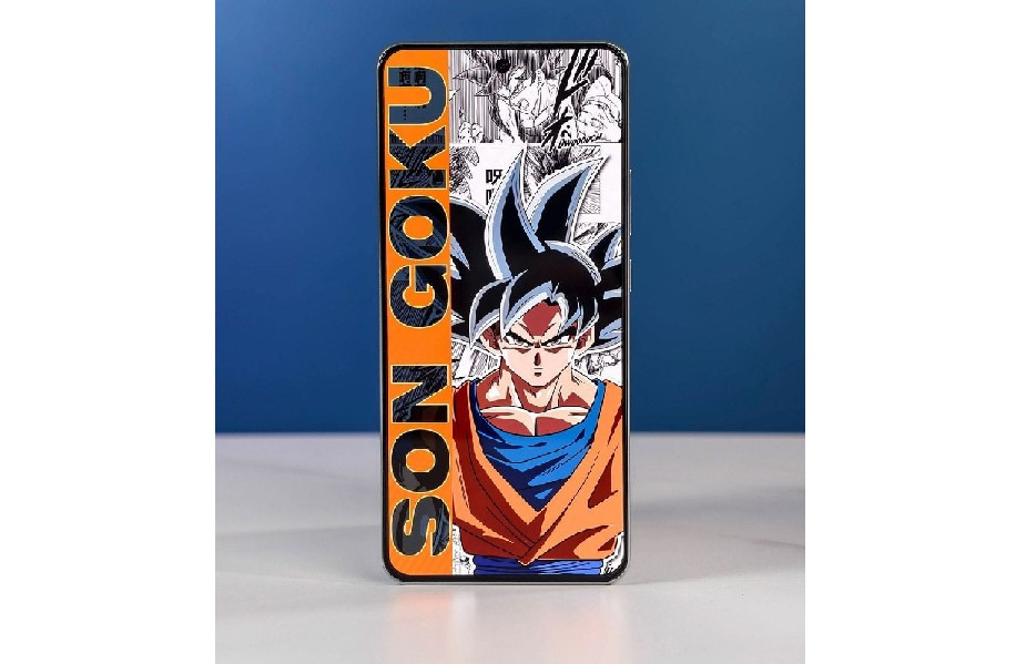 Màn hình LTPO AMOLED 6.78 inch với tần số quét 144Hz và độ sáng tối đa 4500 nits mang lại trải nghiệm thị giác đỉnh cao.