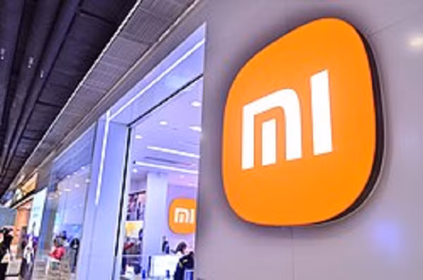 Trước tình thế này, nhiều hãng buộc phải lựa chọn giữa việc tăng giá sản phẩm hoặc âm thầm loại bỏ các dòng máy dưới 100 USD, trong bối cảnh International Data Corporation dự báo thị trường smartphone toàn cầu sẽ giảm gần 13% trong năm 2026 xuống mức thấp nhất trong một thập kỷ.