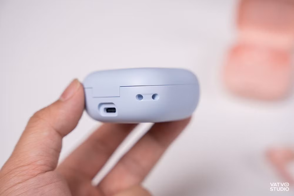 Điểm nhấn là dịch thuật AI hơn 100 ngôn ngữ với độ chính xác lên tới 97%. (Ảnh: vatvostudio)