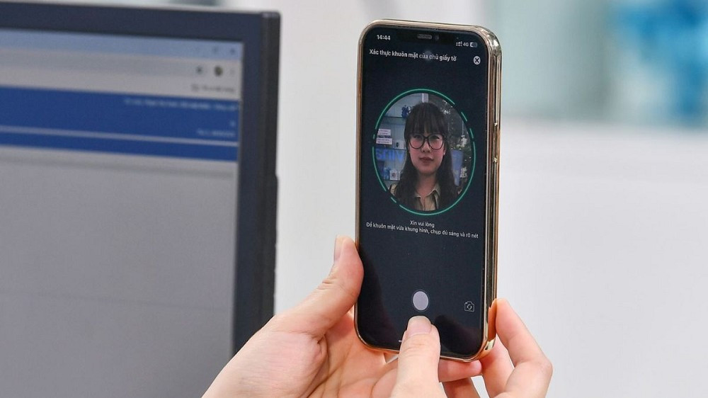 Nguy hiểm hơn, nhiều ứng dụng ngân hàng, ví điện tử và mạng xã hội cho phép đăng nhập trực tiếp bằng sinh trắc học đã cài trên máy.