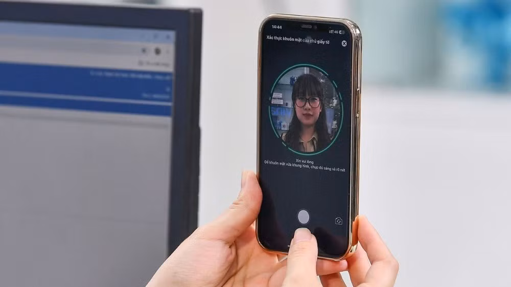 Nguy hiểm hơn, nhiều ứng dụng ngân hàng, ví điện tử và mạng xã hội cho phép đăng nhập trực tiếp bằng sinh trắc học đã cài trên máy.