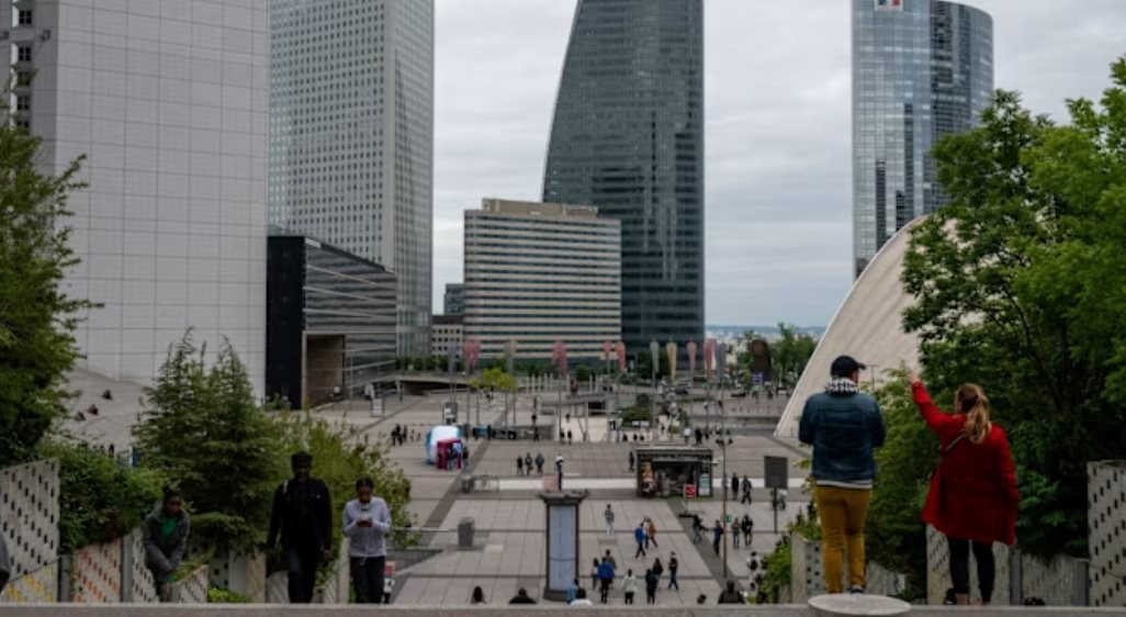 Các nhà phân tích cảnh báo hơn 200.000 việc làm trong ngành ngân hàng châu Âu có thể biến mất trong 5 năm tới do AI và số hóa mạnh mẽ.