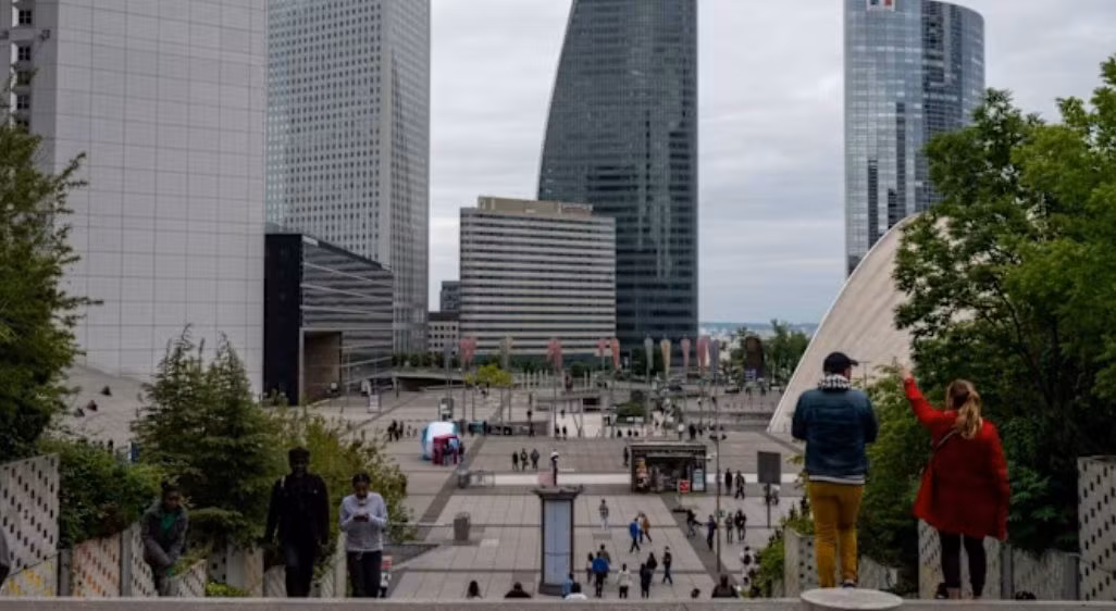 Các nhà phân tích cảnh báo hơn 200.000 việc làm trong ngành ngân hàng châu Âu có thể biến mất trong 5 năm tới do AI và số hóa mạnh mẽ.