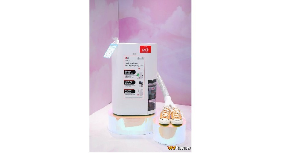Song song đó, LG giới thiệu máy hút ẩm Dual Inverter Mojave với khả năng khử khuẩn, chống nấm mốc và tự làm sạch.(Ảnh: Vnreview)