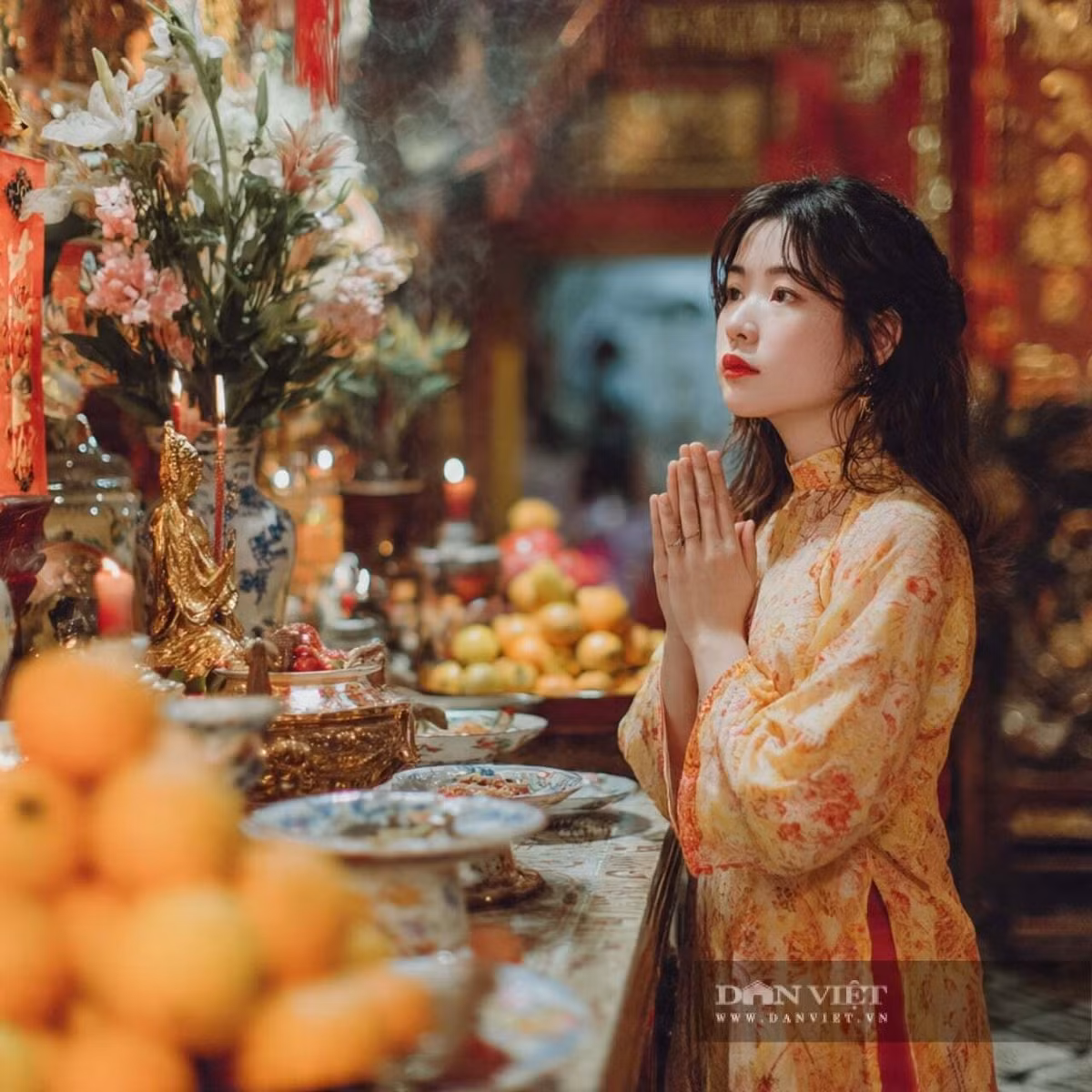 Đọc văn khấn bao sái ban thờ, xin tỉa chân nhang, dọn bàn thờ trước khi thực hiện bao sái ban thờ trước thềm năm mới Bính Ngọ