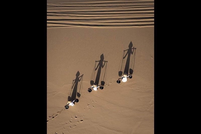 Nhiếp ảnh gia Marie Juliette Aziz (Mexico) với tác phẩm “Trên đường chân trời” – Giải Nhiếp ảnh trên không.