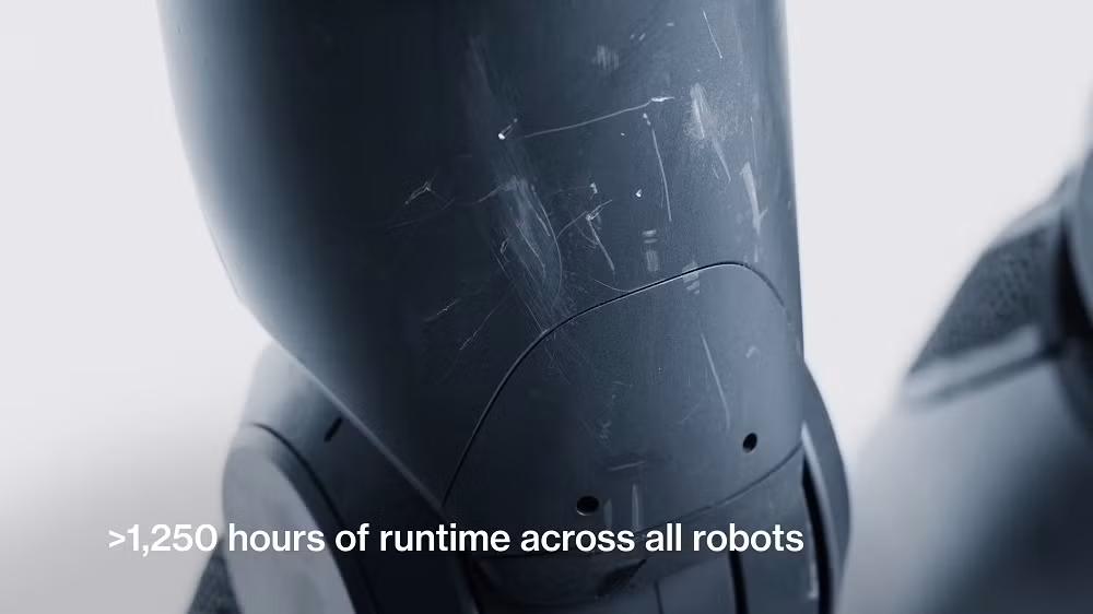 Những vết trầy xước trên thân máy được xem là bằng chứng cho cường độ lao động khắc nghiệt trong môi trường công nghiệp.