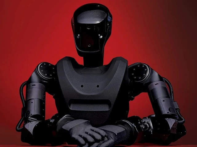 Đây là mẫu robot được thiết kế không chỉ cho công nghiệp nặng mà còn để triển khai trực tiếp trong các nhiệm vụ quân sự nguy hiểm.