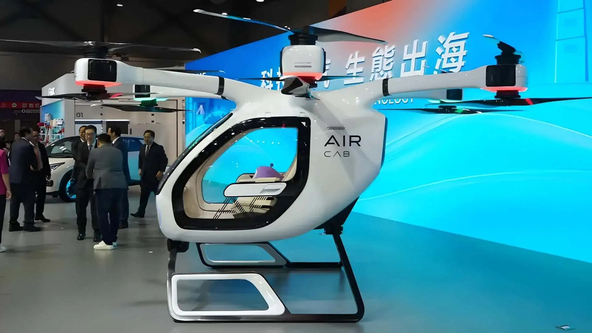 Khoang lái tích hợp 5G, điều khiển bằng giọng nói, điều chỉnh mùi, nhiệt độ và âm nhạc.(Ảnh: InsideEVs Brasil)