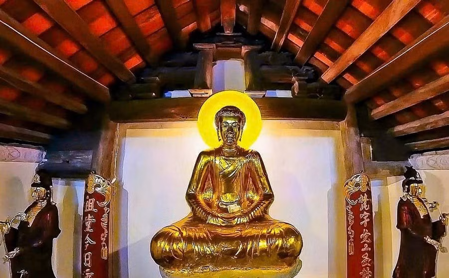 Đại hùng bảo điện - nơi lưu giữ pho tượng Phật nghìn năm.