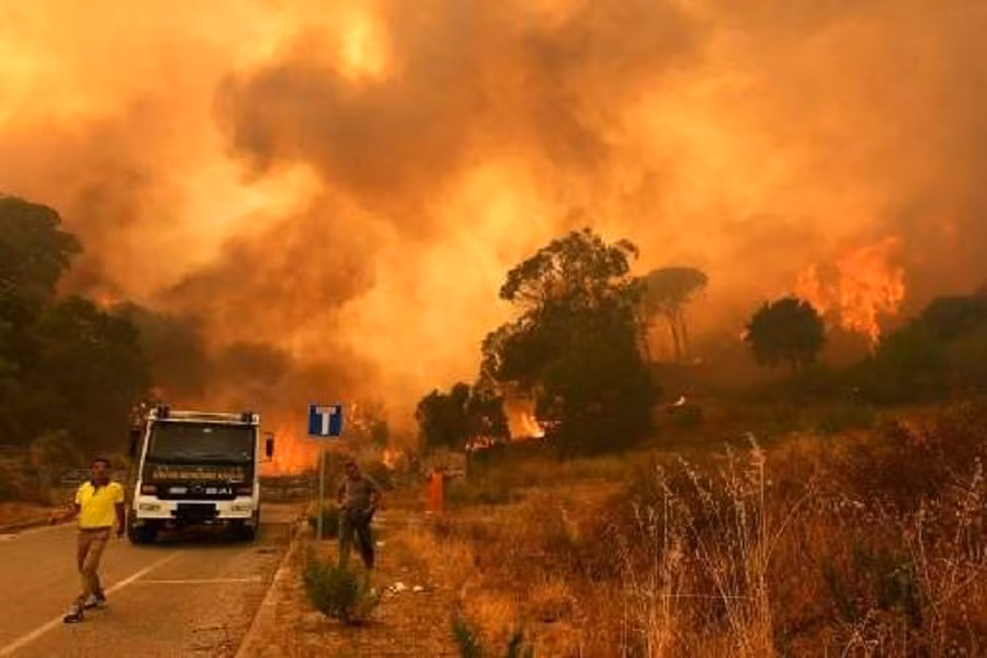 Với 270 lính cứu hỏa và 102 phi công chuyên dụng, Avincis vẫn coi công nghệ là chìa khóa nâng hiệu quả chữa cháy. (Ảnh: Phys.org)