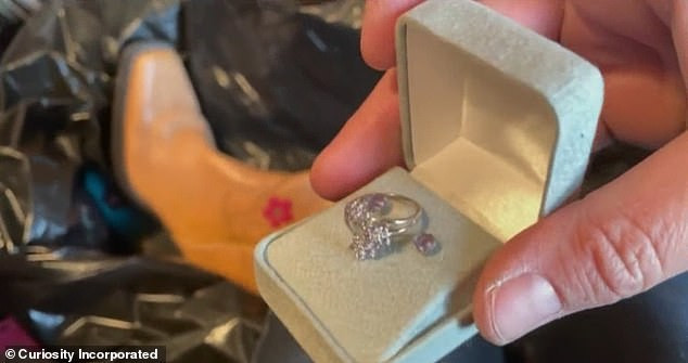 Những phát hiện bất ngờ là chuyện hiếm gặp, nhưng hành xử có đạo đức mới là điều khiến cộng đồng cảm phục.