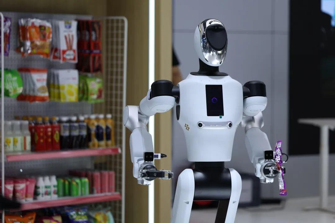 Công nghệ robot đang tiến nhanh, đưa giấc mơ gia đình thông minh từ phim viễn tưởng thành hiện thực.