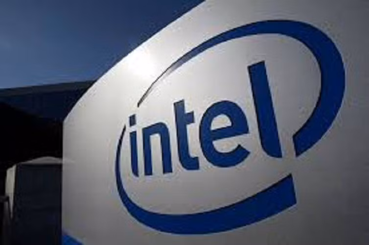 Các nhà phân tích cho rằng Intel lẽ ra phải là bên hưởng lợi lớn nhất từ làn sóng AI, nhưng lại tự đánh mất cơ hội hiếm có.