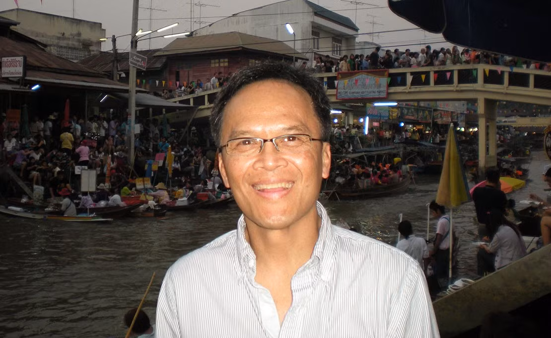 Thongbue Wongbandue, 76 tuổi, tin rằng mình đang trò chuyện với một cô gái trẻ xinh đẹp trên Facebook Messenger.