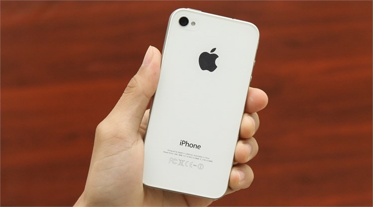 Theo TechRadar, lượt tìm kiếm “buy iPhone 4” trên Google đã tăng tới 979% chỉ trong một năm, phản ánh sức hút khó tin của mẫu máy cổ này.