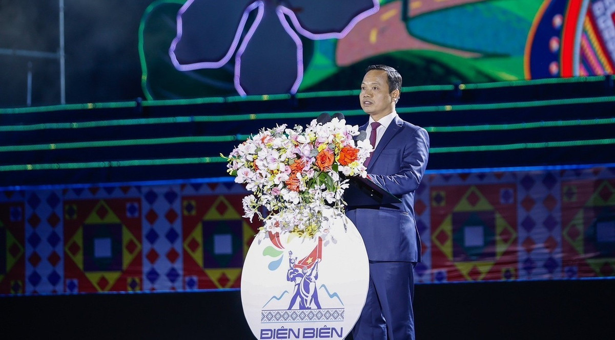 Bí thư Tỉnh ủy Điện Biên Trần Tiến Dũng phát biểu khai mạc Lễ hội Hoa Ban năm 2026. (Ảnh: Nhật Bắc/VGP)