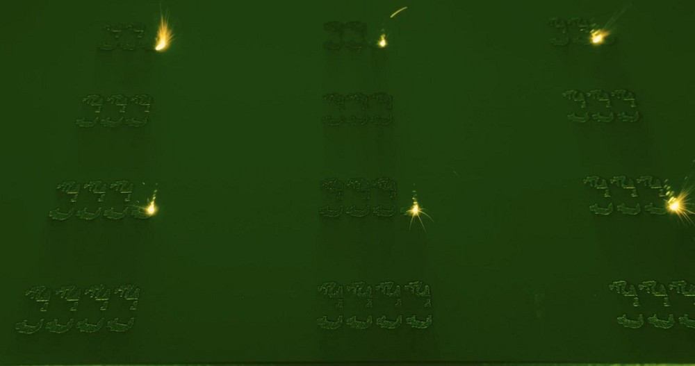 Apple sử dụng 100% bột titan tái chế hàng không vũ trụ, tiết kiệm hơn 400 tấn titan mỗi năm.