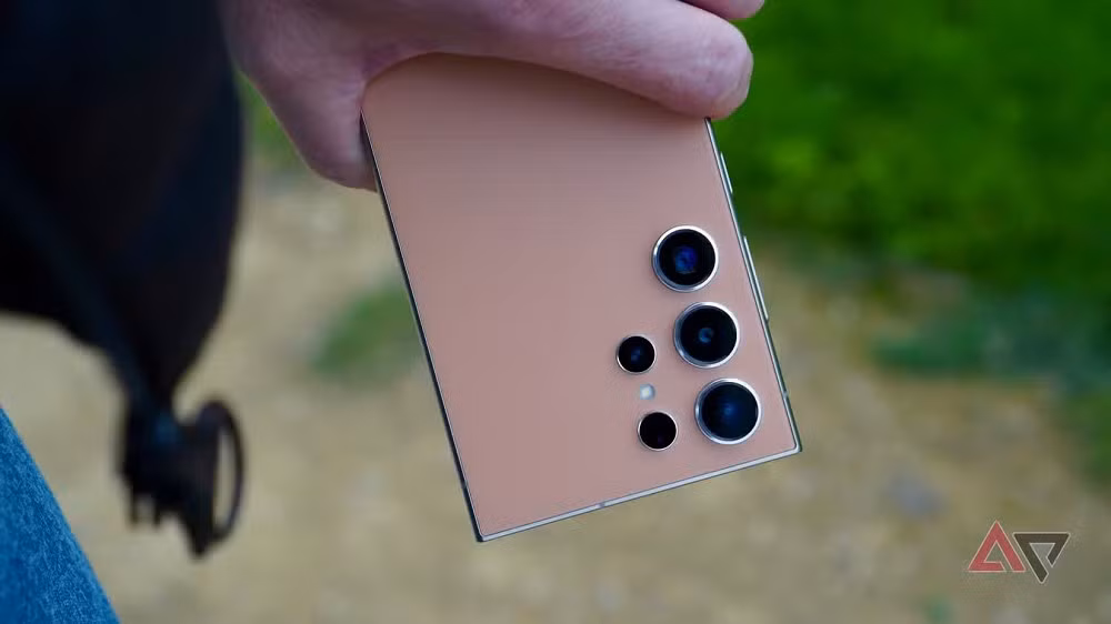 Nếu tần suất sử dụng tiếp tục giảm, việc Samsung “khai tử” S Pen trên Galaxy S26 Ultra là điều hoàn toàn có thể xảy ra.(Ảnh: Android Police)