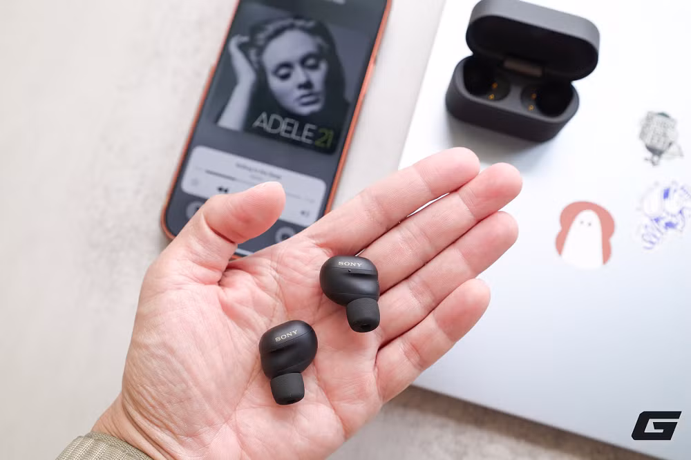 Kết nối Bluetooth 5.3 hỗ trợ SBC, AAC, LDAC, LC3 cùng tính năng multipoint và Auracast cho trải nghiệm linh hoạt.(Ảnh: Genk)