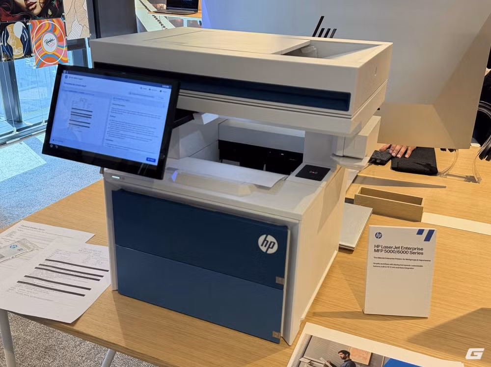 Các tính năng AI như nhận diện tài liệu, OCR và tóm tắt nội dung được tích hợp để xử lý nhanh hơn.(Ảnh: Genk)