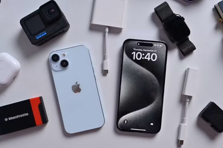 Chuyên gia khuyến cáo nên chọn phụ kiện đạt chuẩn và hạn chế cắm thiết bị không cần thiết vào điện thoại.