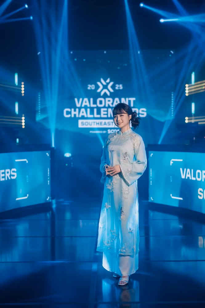 Người hâm mộ nhận định cô không hề “giảm nhiệt” mà ngược lại còn tỏa sáng hơn trước.