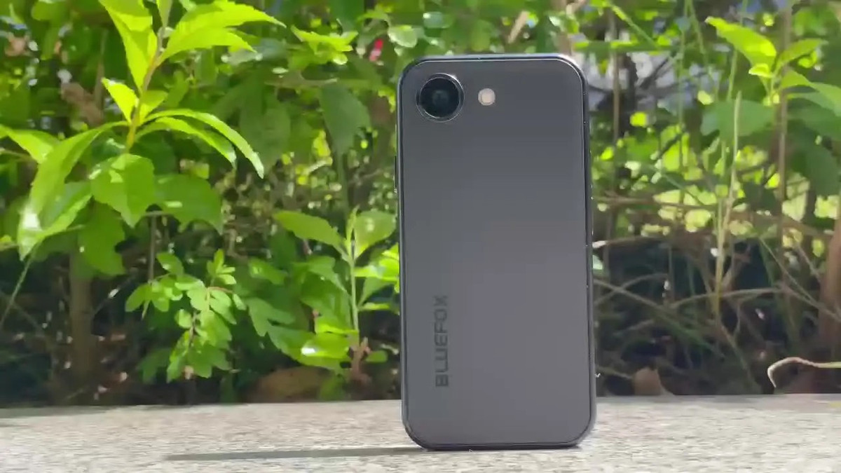 Với mức giá khoảng hơn 3 triệu đồng, Bluefox NX1 là lựa chọn hiếm hoi cho người cần điện thoại Android nhỏ gọn hoặc máy phụ bền bỉ.