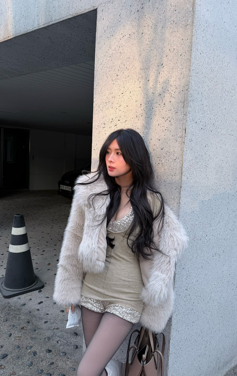 Bộ ảnh Busan được xem là minh chứng rõ ràng cho sự “lên hương” cả về nhan sắc lẫn gu thẩm mỹ của hot girl này.