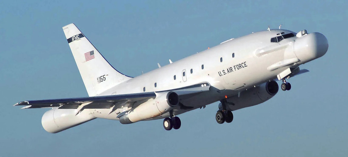 Hình ảnh hiếm hoi về RAT55 đã được một nhiếp ảnh gia hàng không ghi lại tại Sân bay Amarillo, mang đến cái nhìn cận cảnh hiếm có về chiếc Boeing 737 đặc biệt.(Ảnh: The War Zone)