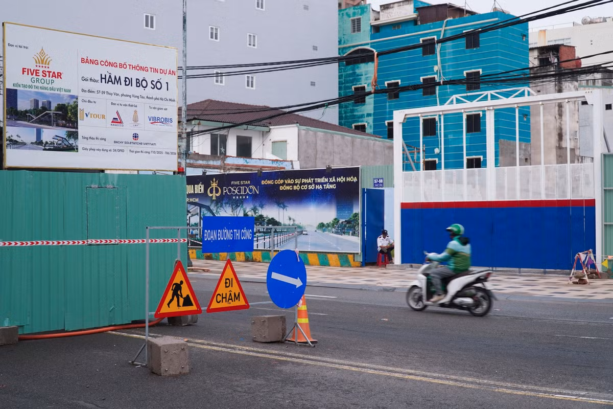 Dự án Poseidon được quy hoạch hầm đi bộ kết nối trực tiếp ra bãi biển Thùy Vân. Công trình này giúp người dân và du khách di chuyển an toàn, không phải băng qua tuyến đường đông đúc xe cộ.