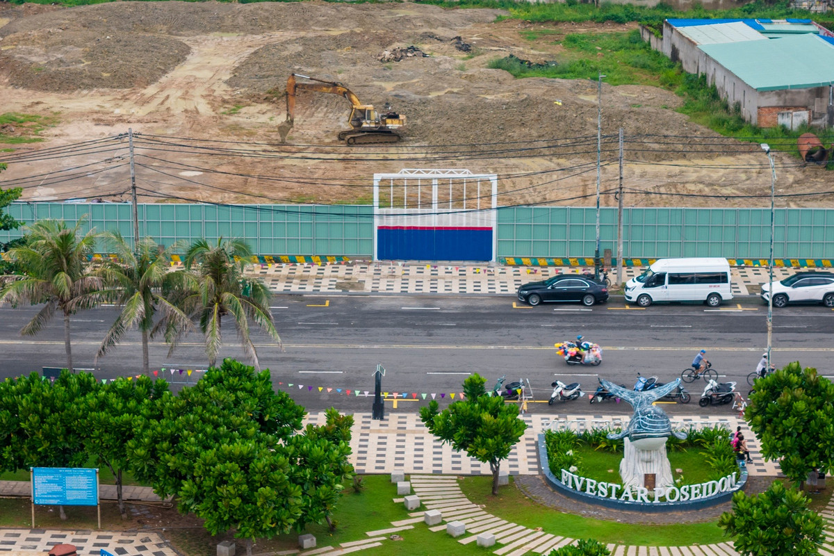 Đối với Poseidon, giá dự kiến khoảng trên 100 triệu đồng mỗi mét vuông, cao hơn giá mặt bằng chung quanh khu vực đường Thùy Vân.