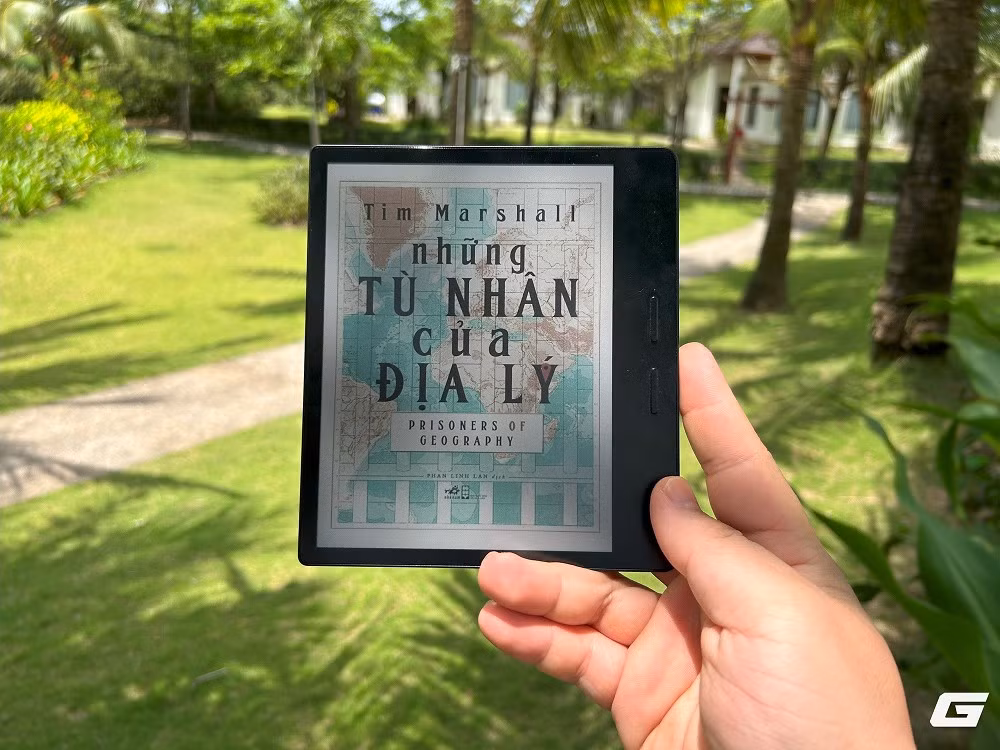 Quá trình co giãn đồng tử kéo dài gây căng thẳng cho cơ mắt, dẫn đến đau và khô mắt. (Ảnh: Genk)