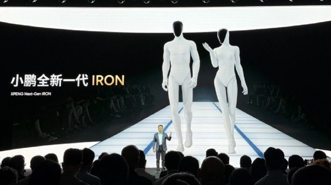 Robot IRON của Xpeng cho phép người dùng chọn giới tính nam hoặc nữ, mở ra xu hướng cá nhân hóa robot. (Ảnh: BGR)