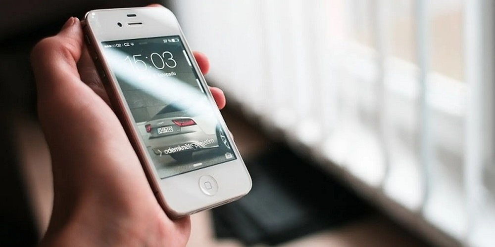 Theo giới buôn tại Hoa Cường Bắc, phần lớn iPhone 4S trên thị trường là hàng dựng, linh kiện thay thế và pin kém chất lượng.